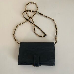 Louis Vuitton vintage Black Epi Leather Kiss Lock Wallet good Used Condition